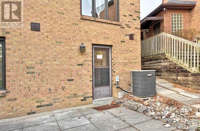 Building Photo - 23 Pennycross Ct