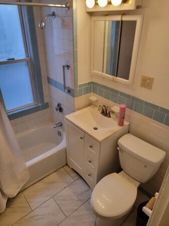 Building Photo - 26 Massasoit St
