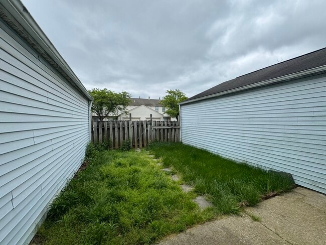 Building Photo - 307 Cross Wind Dr