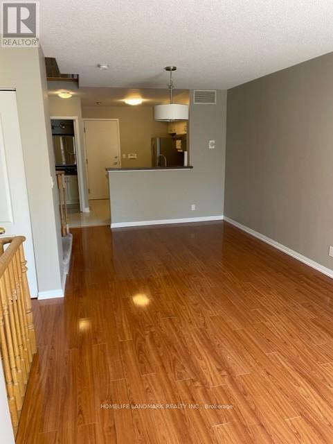 Building Photo - 28-1128 Sommerset Way