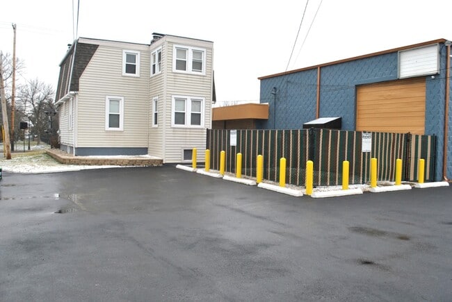 Building Photo - 3711 Broadway