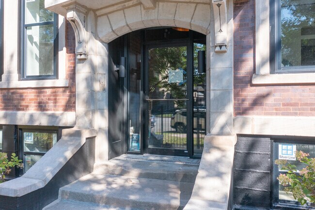 Entrance - 4549-4557 S Michigan Ave