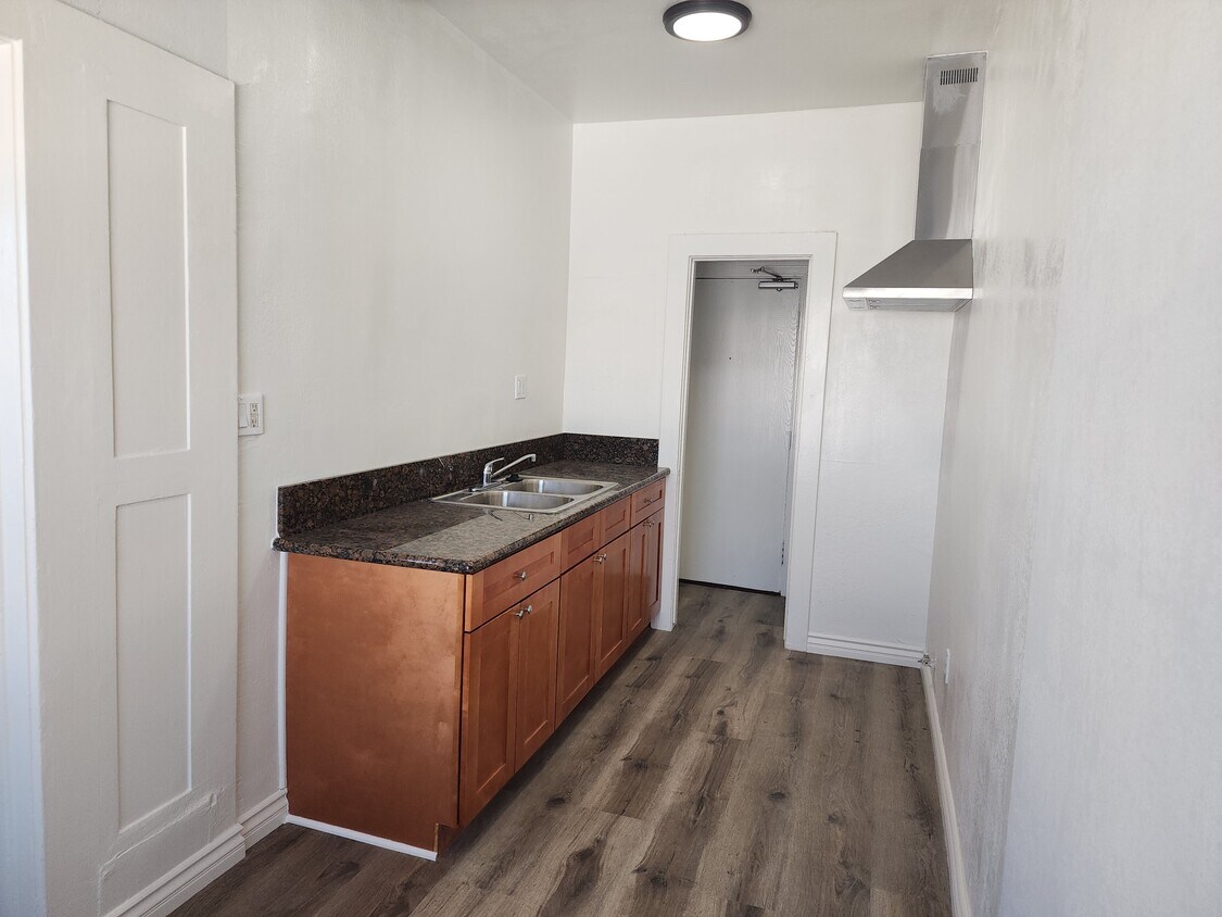 Foto principal - 114 S New Hampshire Ave