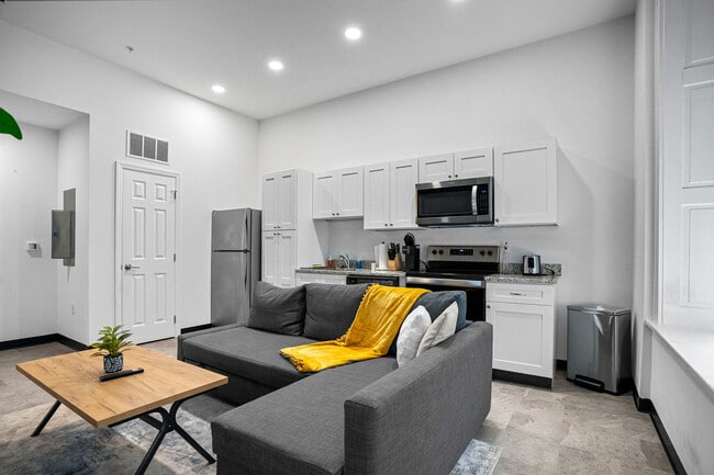 Building Photo - 209 9th St