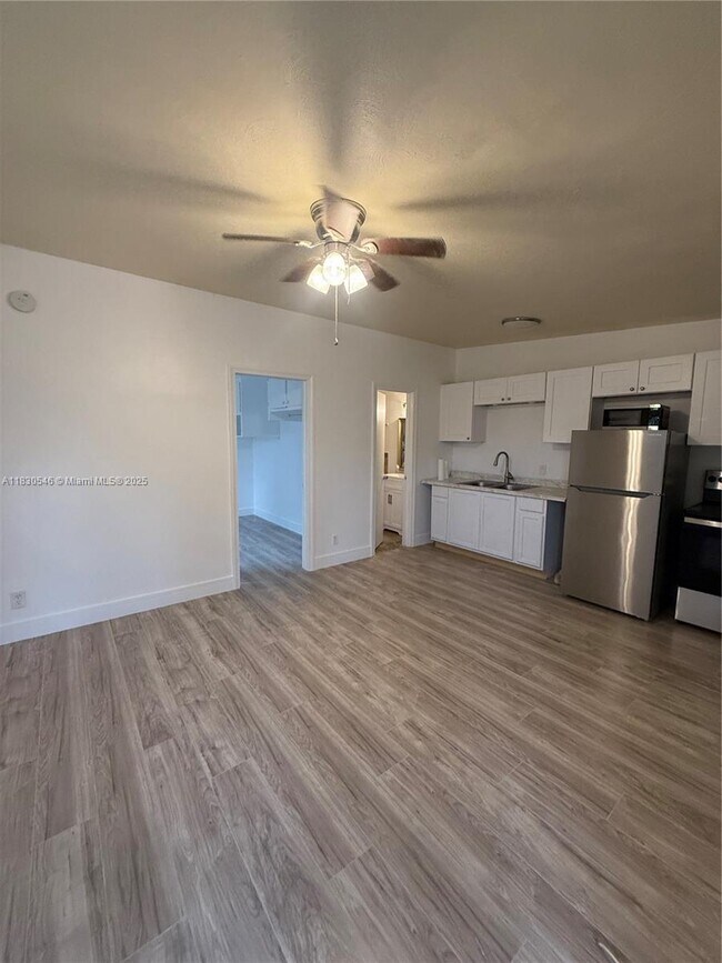Building Photo - 1107 Seventh Way