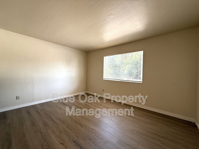 Building Photo - 1505 W 3rd St