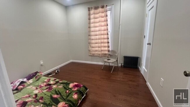 Building Photo - NEWLY GUT RENOVATED 2 BEDROOM w/ PRIVATE P...