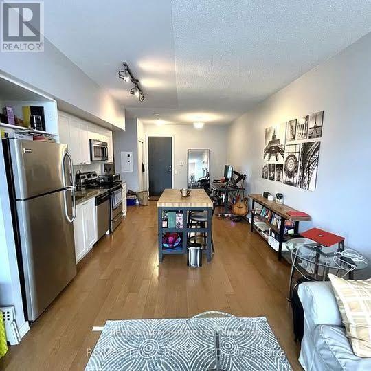 Building Photo - 105 The Queensway