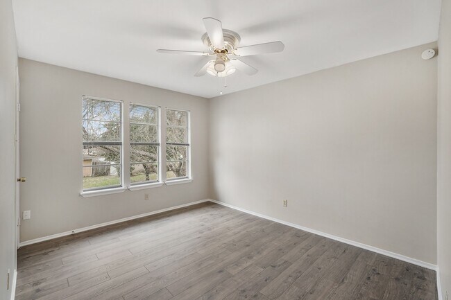 Foto del edificio - 10814 Sugar Hill Dr