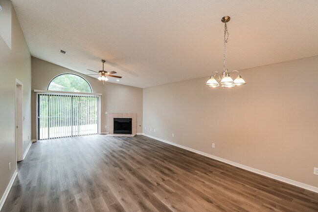 Building Photo - 2869 Lantana Lakes Dr E