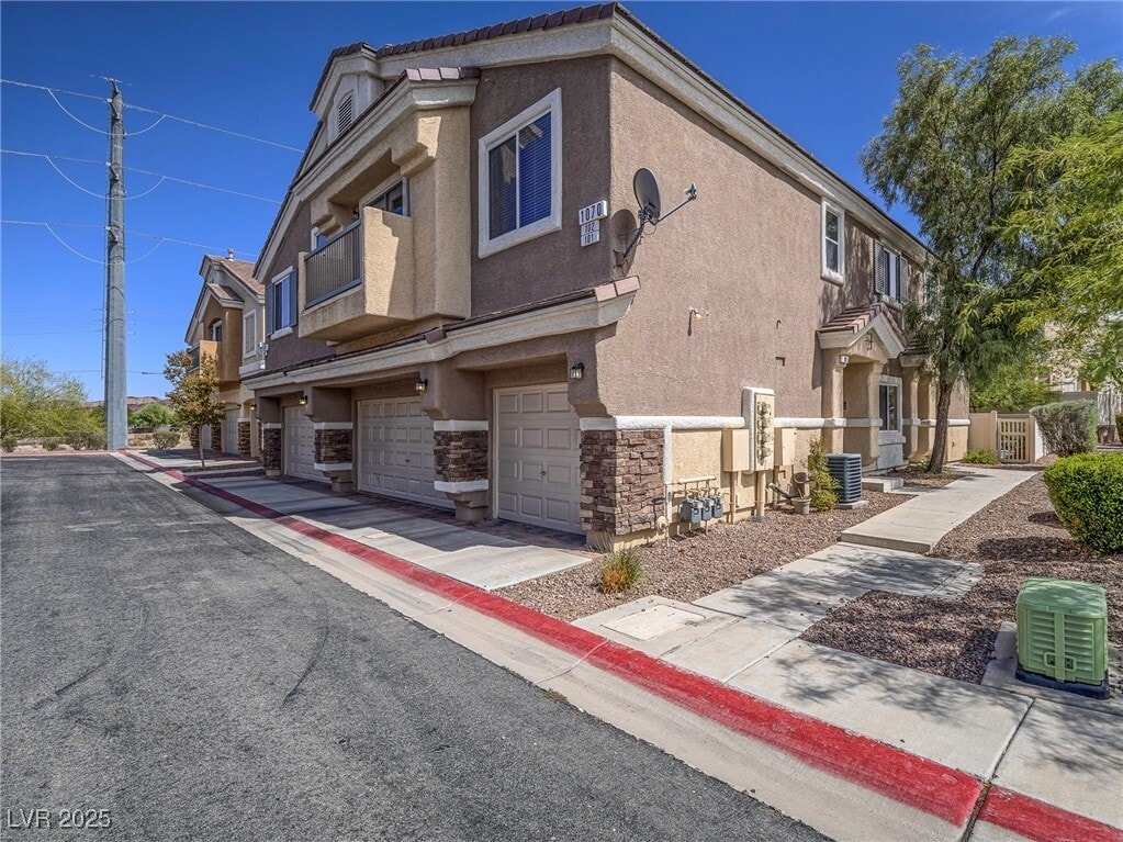 Primary Photo - 1070 Thrill Ct