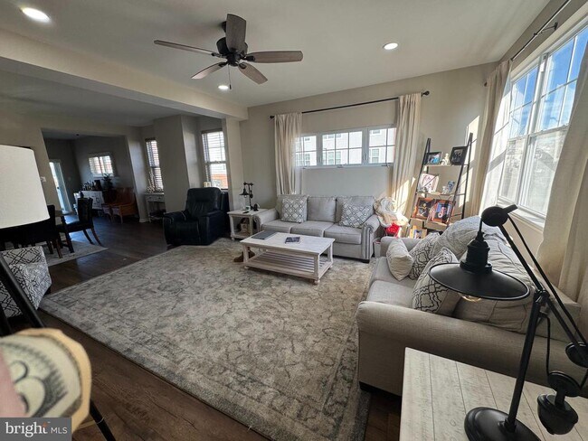 Foto del edificio - 43 S Poplar St