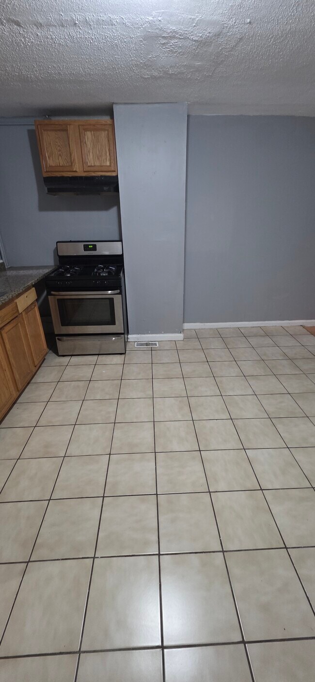 Foto del edificio - 2572 McCulloh St