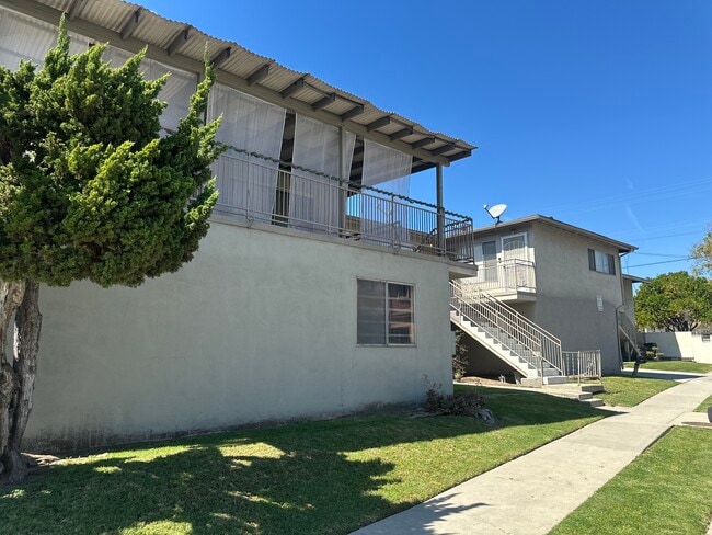 Building Photo - 1001 N Gay St