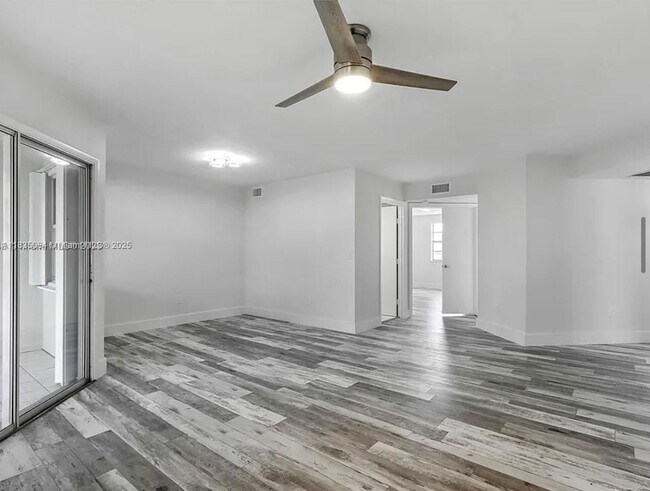 Building Photo - 2504 SE 20th Pl