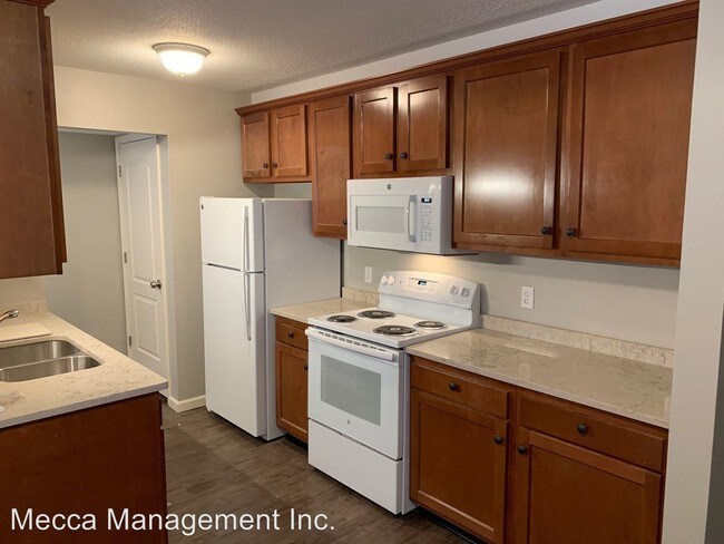 Foto del edificio - 223-225 Edgewood Dr