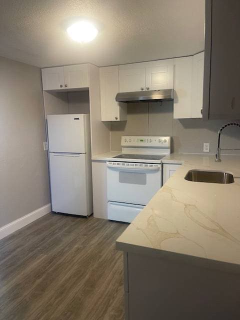Building Photo - 1064 N Tamiami Trl