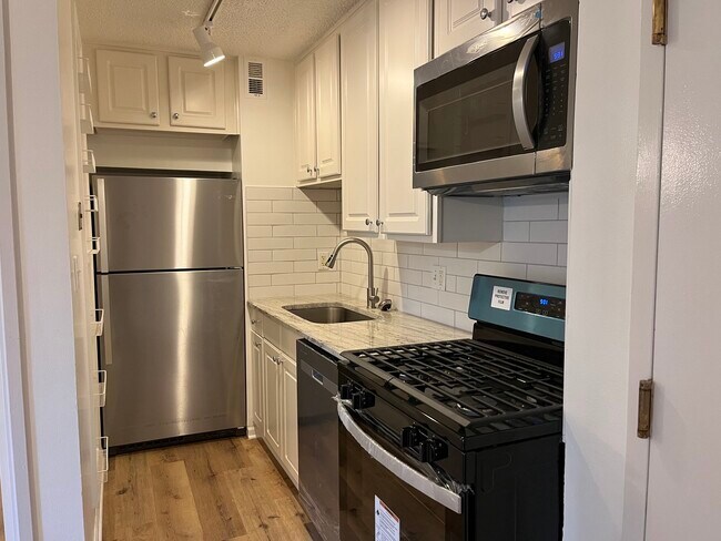 Foto del edificio - 1750 N Marywood Ave