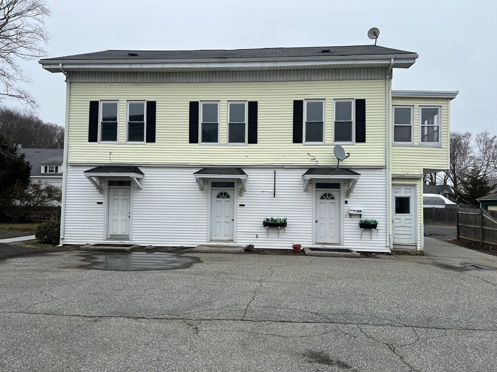 Primary Photo - 30 Poplar St