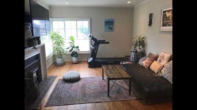 Building Photo - 2 bedroom in Daly City CA 94015