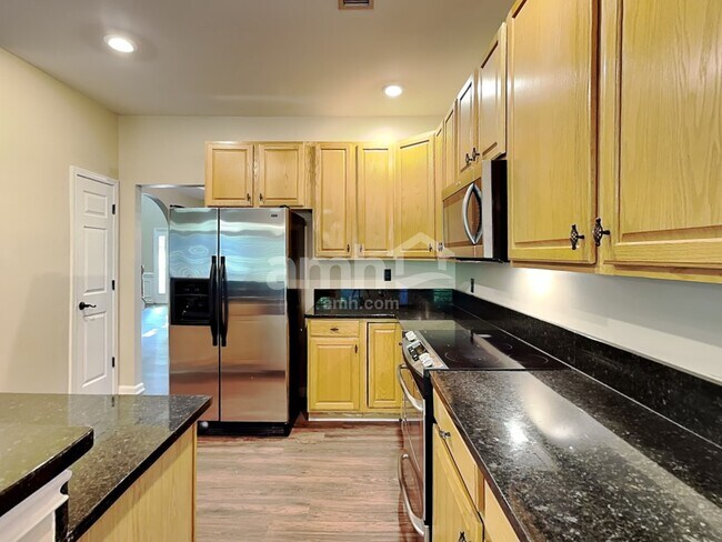 Foto del edificio - 8207 Abbottsgate Ln