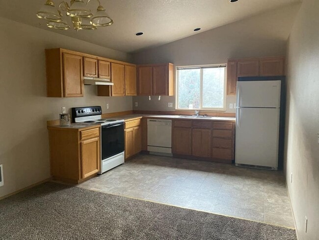 Foto del edificio - 3333 SW Salmon Ct