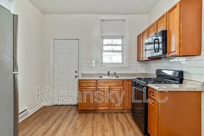 Building Photo - 4808 N Franklin St