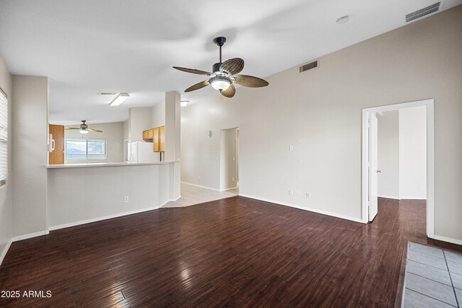 Building Photo - 10748 W Mountain View Dr