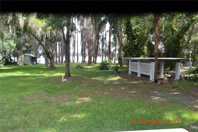 Foto del edificio - 20860 Little Lake Thomas Rd