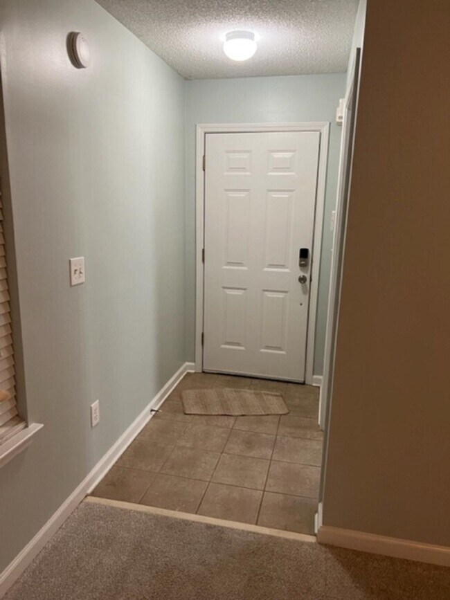 Building Photo - 1064 E Montebello Cir