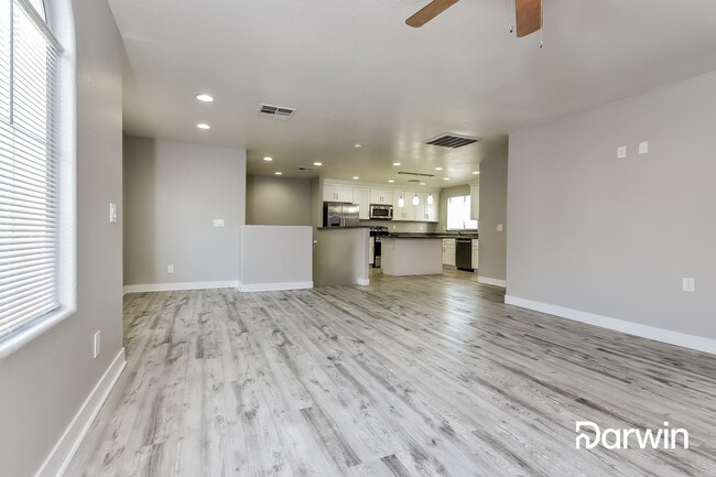 Building Photo - 2120 Midas Touch Way, Las Vegas, NV 89156
