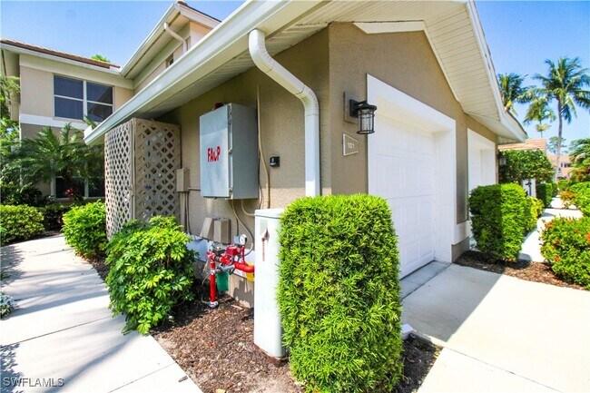 Foto del edificio - 817 Carrick Bend Cir