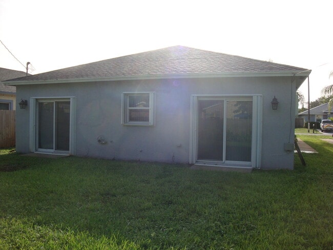 Building Photo - 317 Jennings Ave