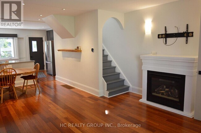Photo du bâtiment - 191 Locksley Ave.