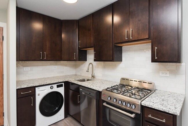 Foto del edificio - 450 W Barry Ave