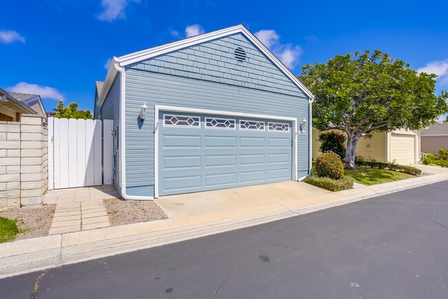 Foto del edificio - 3560 Turquoise Ln