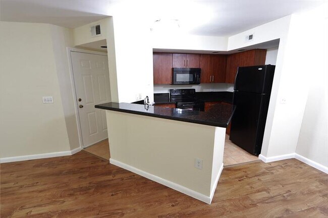 Building Photo - 12840 Vista Isles Dr