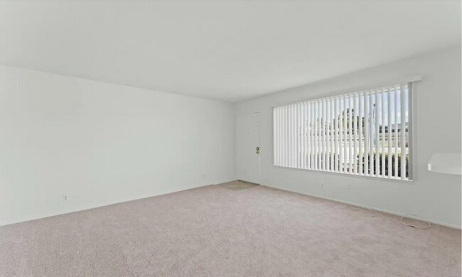 Building Photo - East Ventura Duplex – 2 Bedroom, 1.75 Bath...