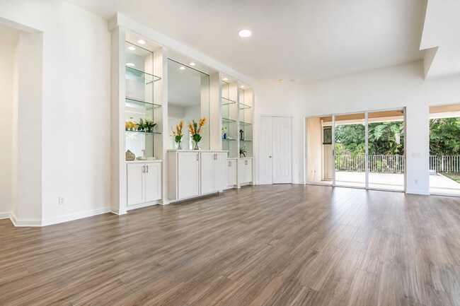 Foto del edificio - 7046 Fish Creek Ln