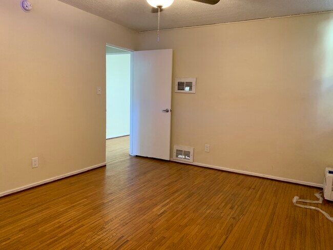 Building Photo - 1731 Silver Lake Blvd