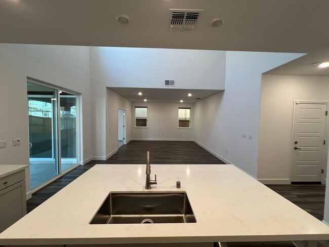 Foto del edificio - Gorgeous Brand New Sacramento Floorplan!