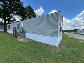 Building Photo - 1120 Victoria St