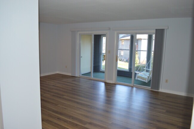 Building Photo - 47 Foxtail Ct