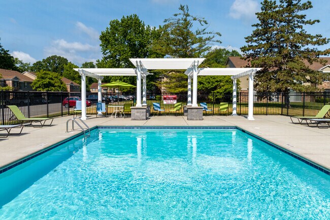 Piscina - South Grove