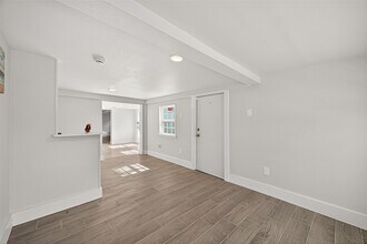 Building Photo - 1814 33rd St