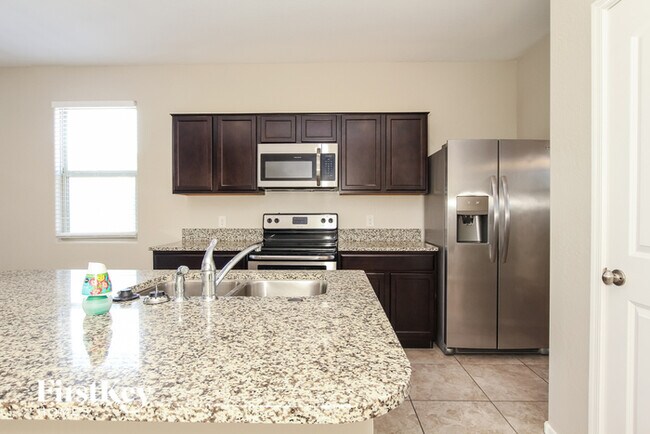 Building Photo - 8492 S 256th Dr