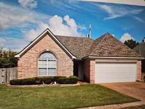 Building Photo - 7032 Naples Dr