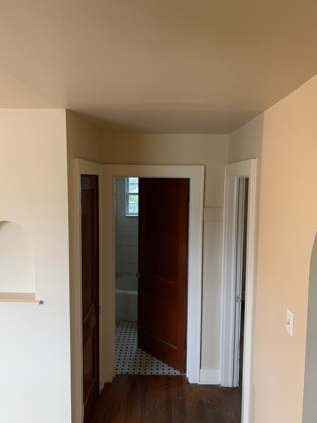 Building Photo - 1718 N A St