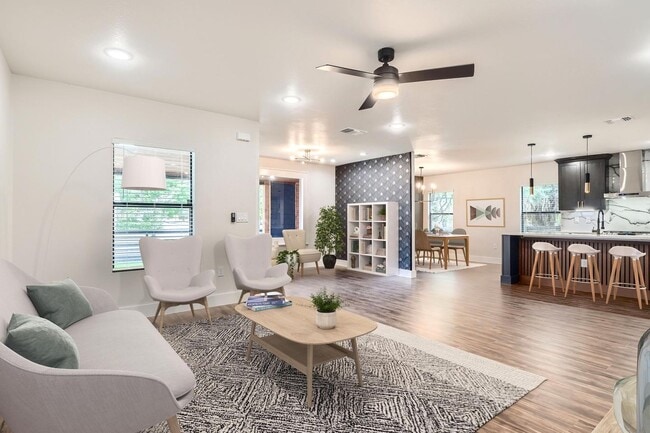 Building Photo - Gorgeous Tobin Hill North home near St. Ma...