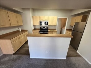 Building Photo - 8250 N Grand Canyon Dr